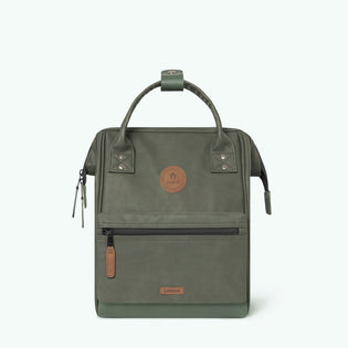 Busan Khaki - S - Rucksack -  One pocket Bei Cabaia findest du PETA vegan zertifizierte, raffinierte Rucksäcke, Taschen, Mützen, Reiseaccesoires und Socken für Erwachsene und Kinder. Lebenslange Garantie & nachhaltige Produktion. Schnelle Lieferung.